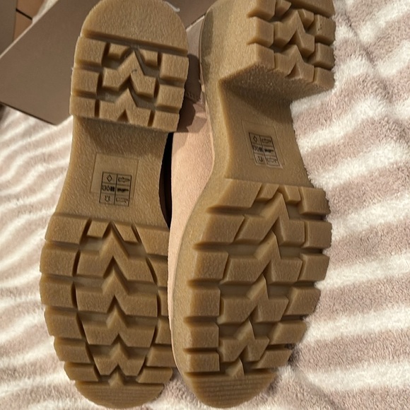 Dolce Vita Harte H2O Waterproof Chelsea Boot New In Box size 9.5 NEVER WORN - Picture 4 of 8